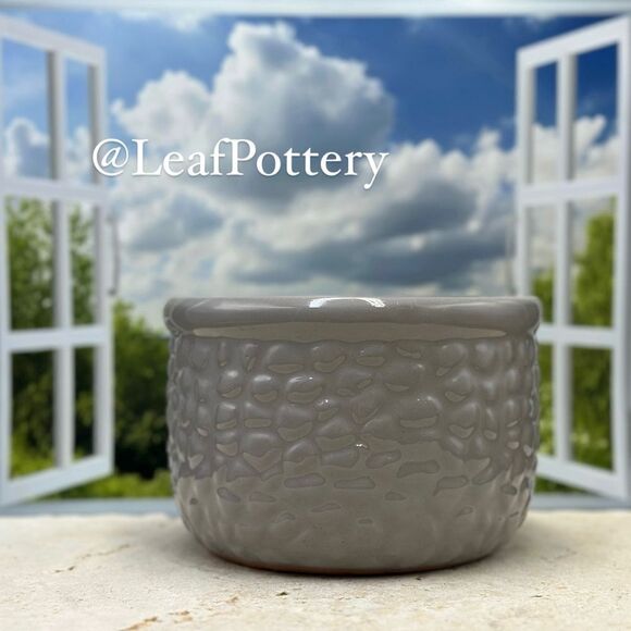 River Rock Gray Clay/Ceramic Planter Pot with drainage hole - Picture 8 of 9